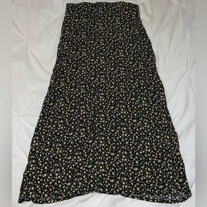 Brandy Melville midi floral skirt, (1 size)